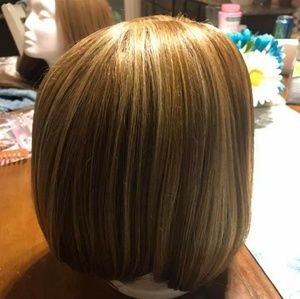 Vivica Fox "Shiny" Wig. Blond with highlights